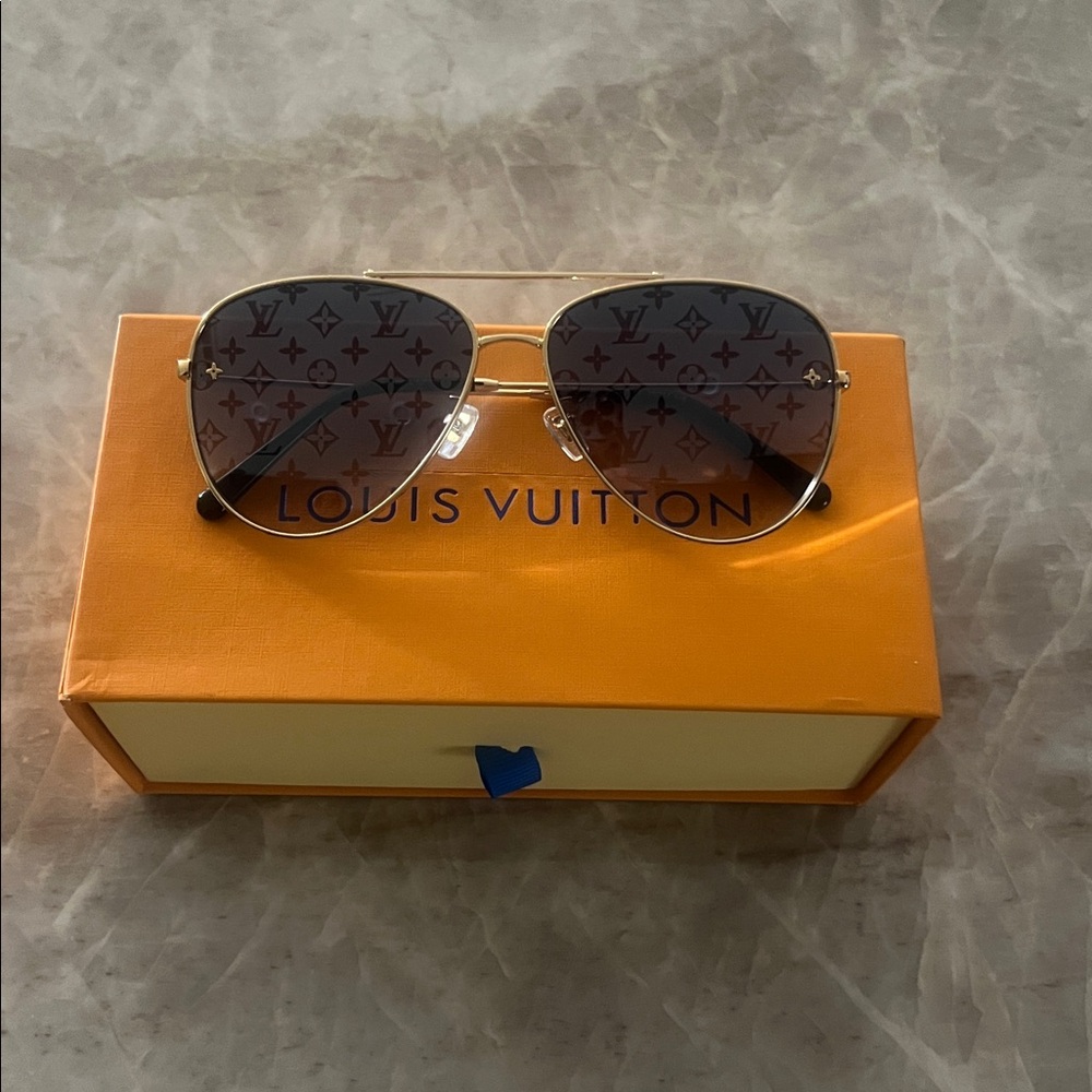 Authentic! Unisex Louis Vuitton Aviator Monogrammed Gold Framed Sunglasses. New.